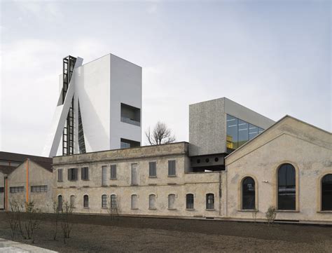 macchine bricuate fondazione prada|oma fondazione prada.